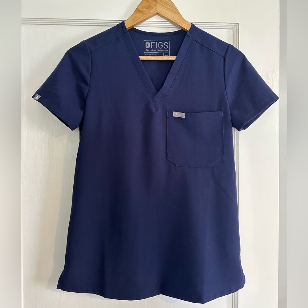 FIGS Catarina scrub top Navy